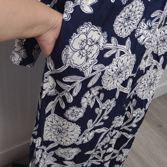 NEW LOFT Navy and White Floral Long Sleeve Dress Oversized, Bohemian. - Picture 5 of 16